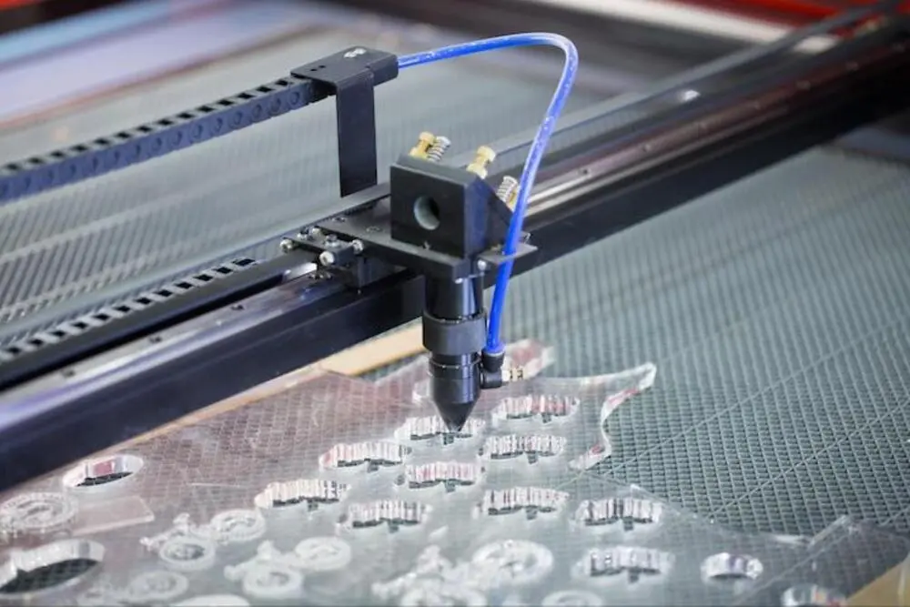 A-CNC-router-cutting-an-acrylic-sheet